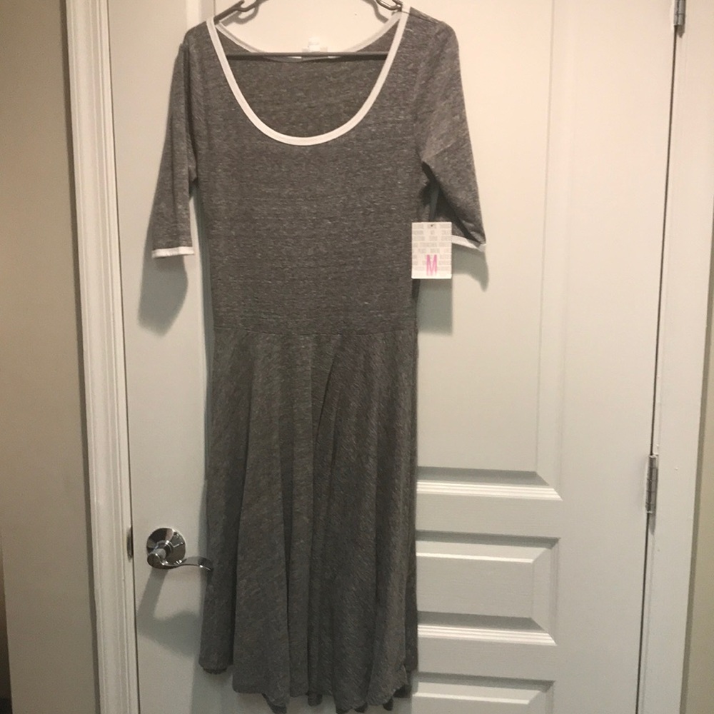BNWT Nicole Size M